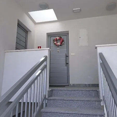 Apartment G&d - Lovely Kastela